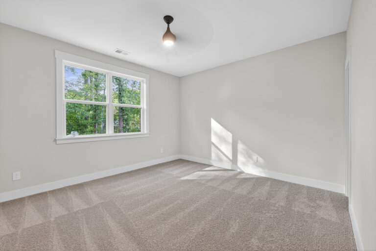 3883 12th St NE — photo 4 of 34